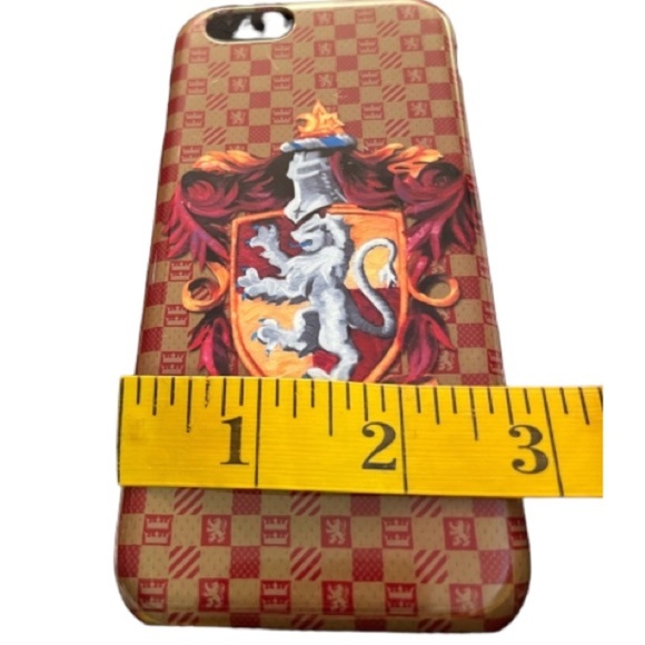 HARRY POTTER GRYFFINDOR iPhone 6s,6 7 ,8 not plus see pics for Measurments - Picture 2 of 9